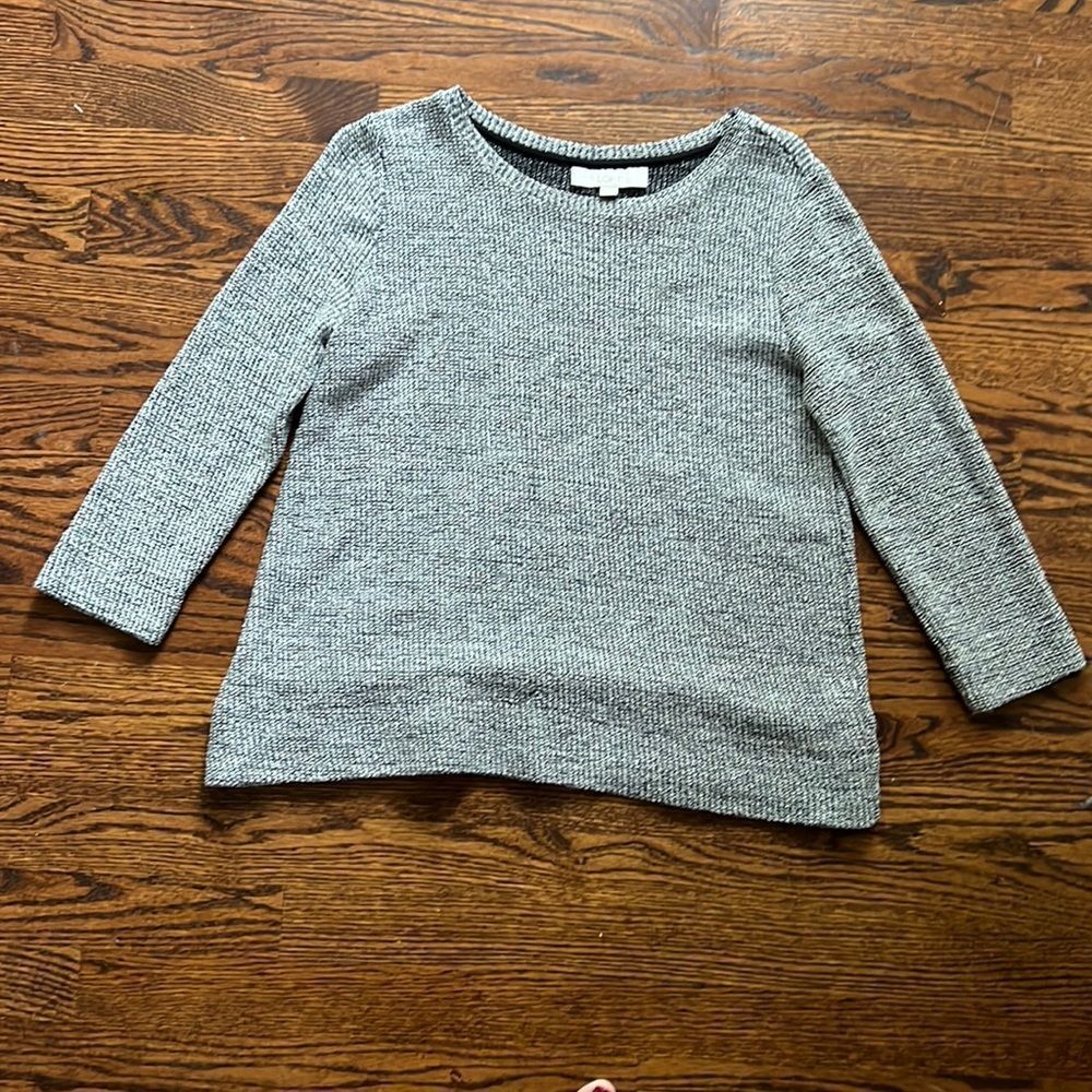 Great 🎉condition LOFT sparkle gray crew neck sweater in Small - Picture 6 of 9